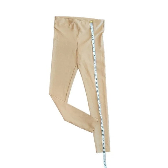 Koral Lustrous Infinity High Rise Legging in Iced Coffee - Picture 5 of 9